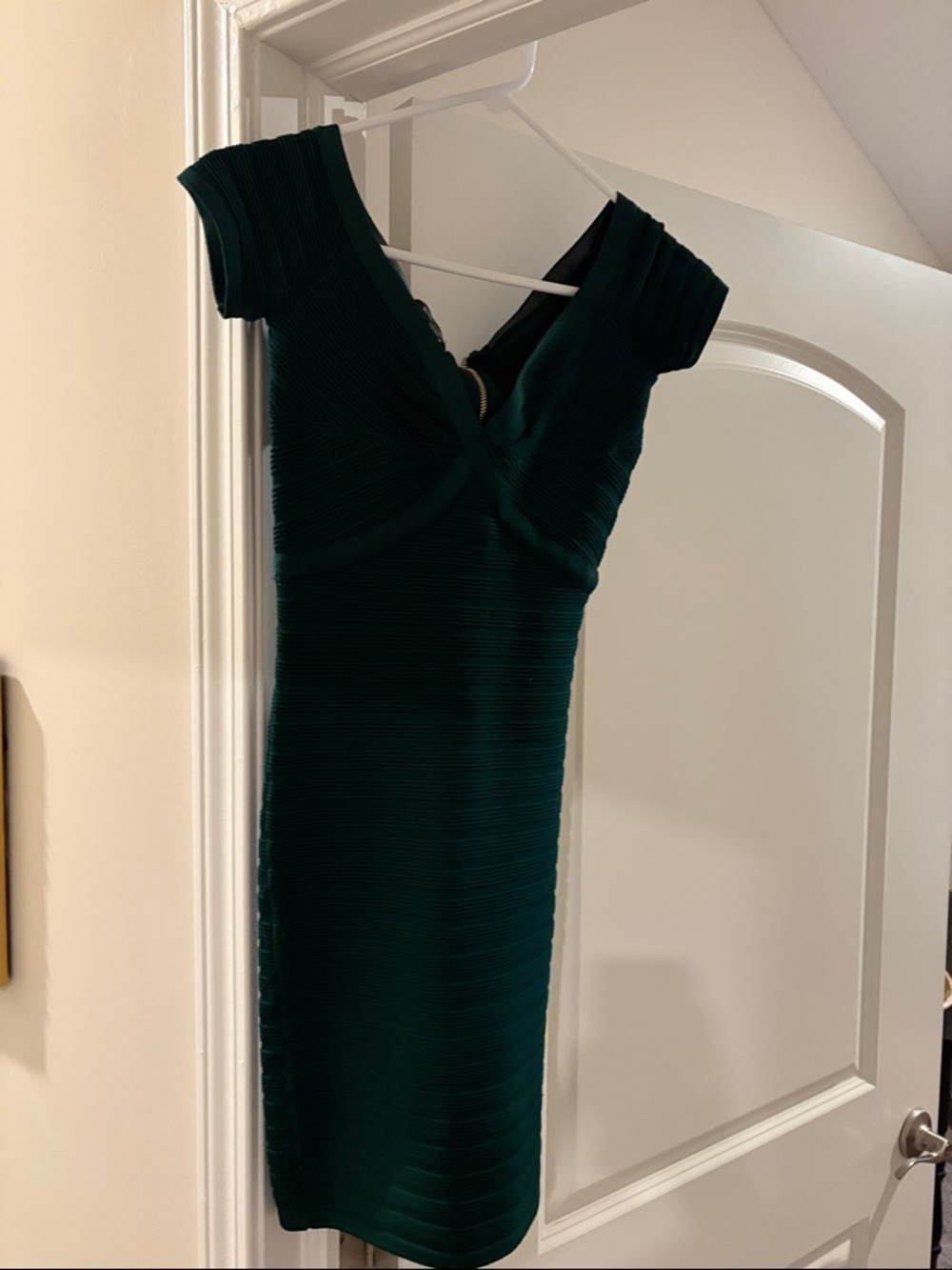 Bebe Bodycon Emerald Green Off Shoulder Dress - Small